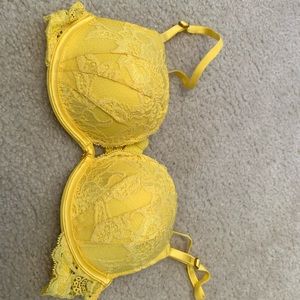 Victoria’s Secret very sexy push up Bra